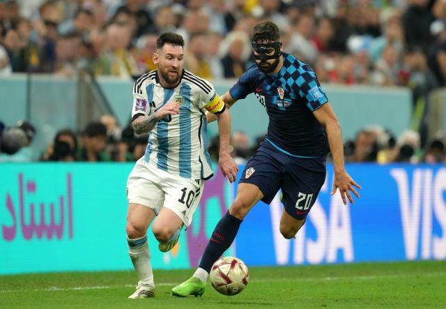 星空体育官网-队长、金球、LM10：梅西的神性，与莫德里奇的人性