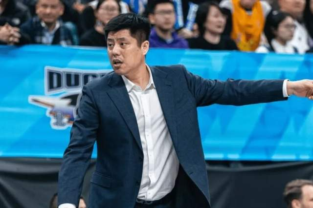 星空体育中国-潘江没了张宁与李春江一塌糊涂！关键时刻攻守纯送，本土球员也垮|山西|贾明儒|刘传兴|杰曼|球队_新浪体育_新浪新闻